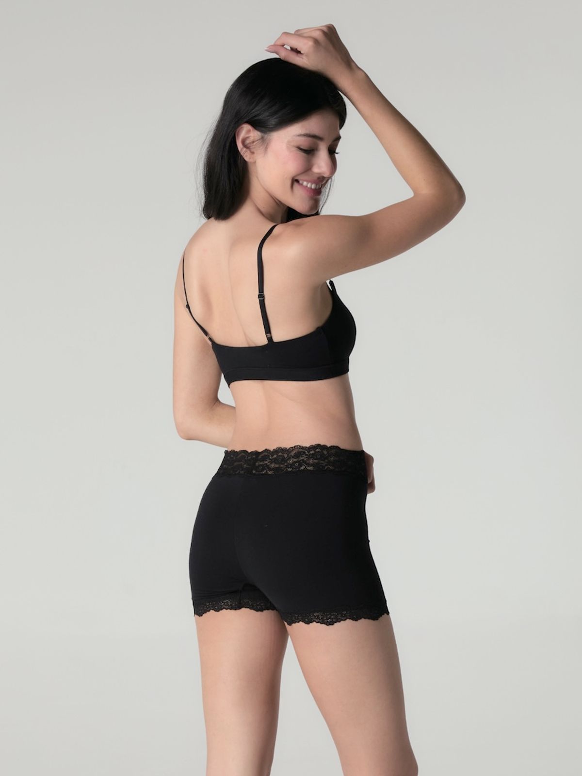 글로니(GLOWNY) MELLOW SCOOP BRA (BLACK)