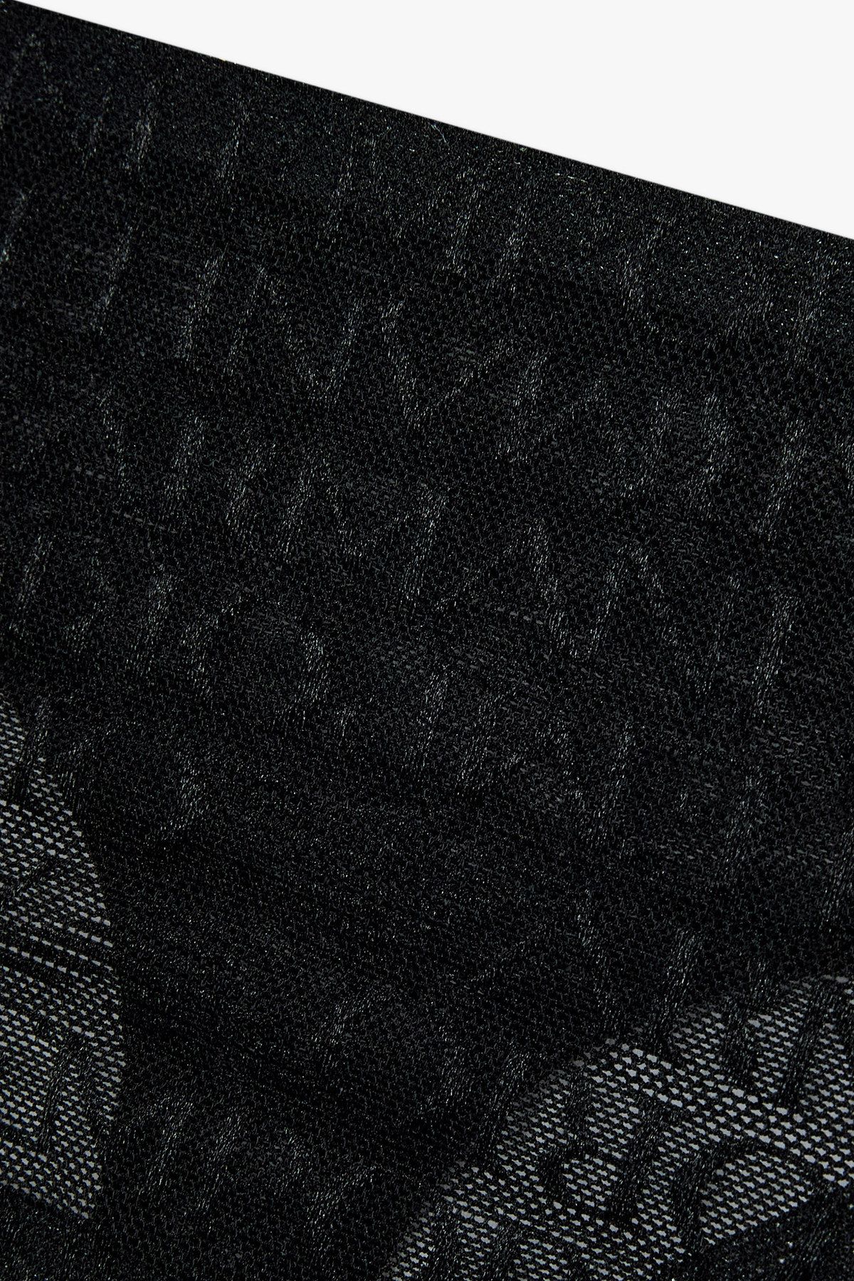 엠포리오 아르마니 언더웨어(EMPORIO ARMANI UNDERWEAR) 여성 로고 엠브로이더리 메쉬 티팬티_블랙 0825110502