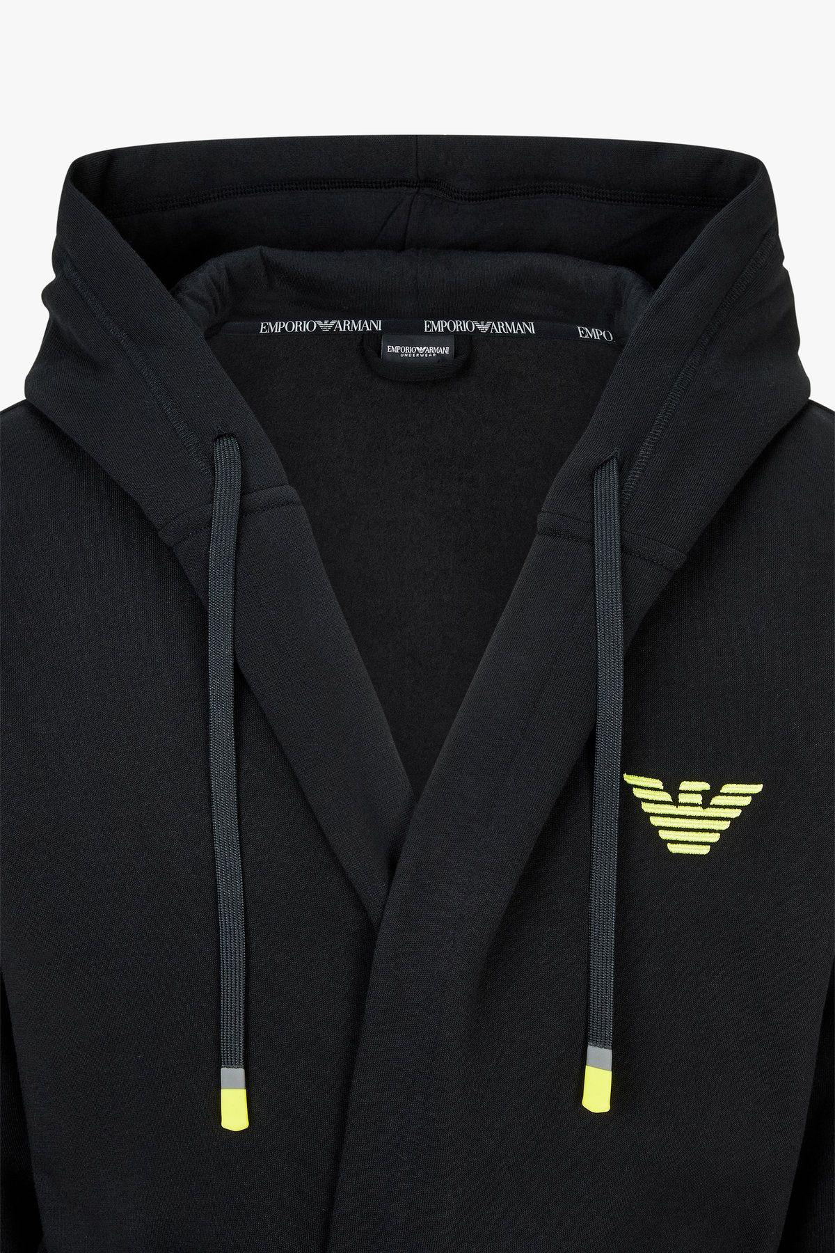 엠포리오 아르마니 언더웨어(EMPORIO ARMANI UNDERWEAR) 남성 이글 엠브로이더리 후드 가운_블랙 0814341001