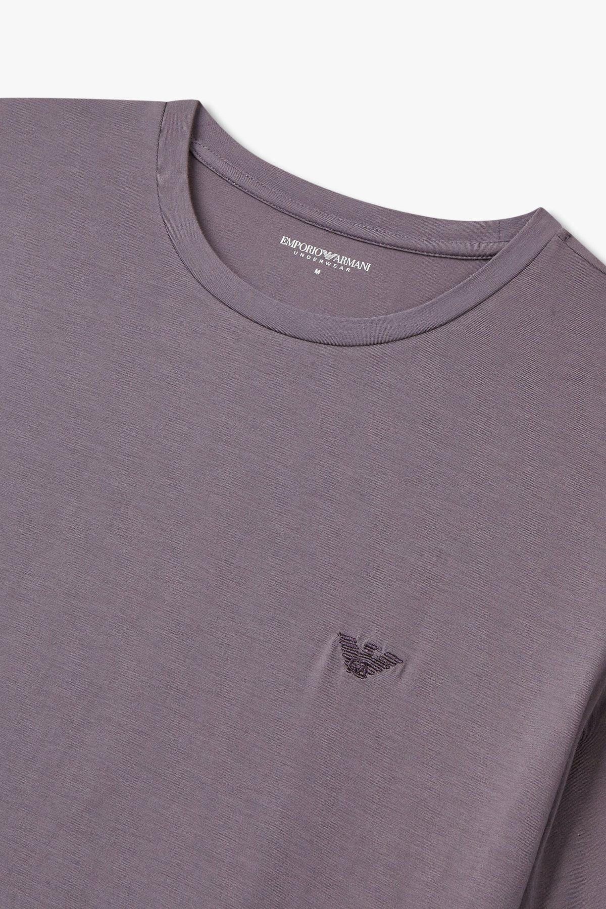엠포리오 아르마니 언더웨어(EMPORIO ARMANI UNDERWEAR) 남성 이글 로고 레이온 라운지 티셔츠_다크 퍼플 0815134005