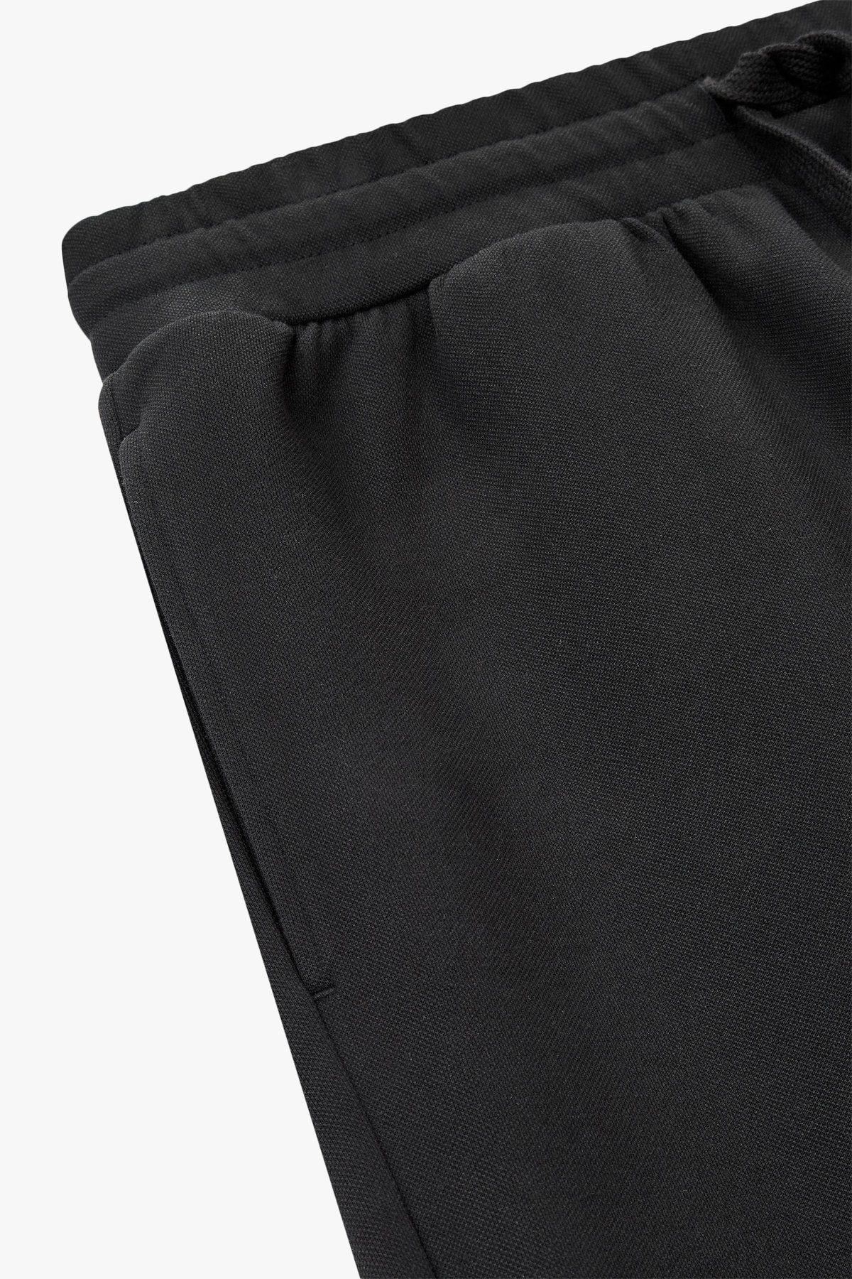 엠포리오 아르마니 언더웨어(EMPORIO ARMANI UNDERWEAR) 남성 사이드 로고 라운지 버뮤다 쇼츠_블랙 0815131027