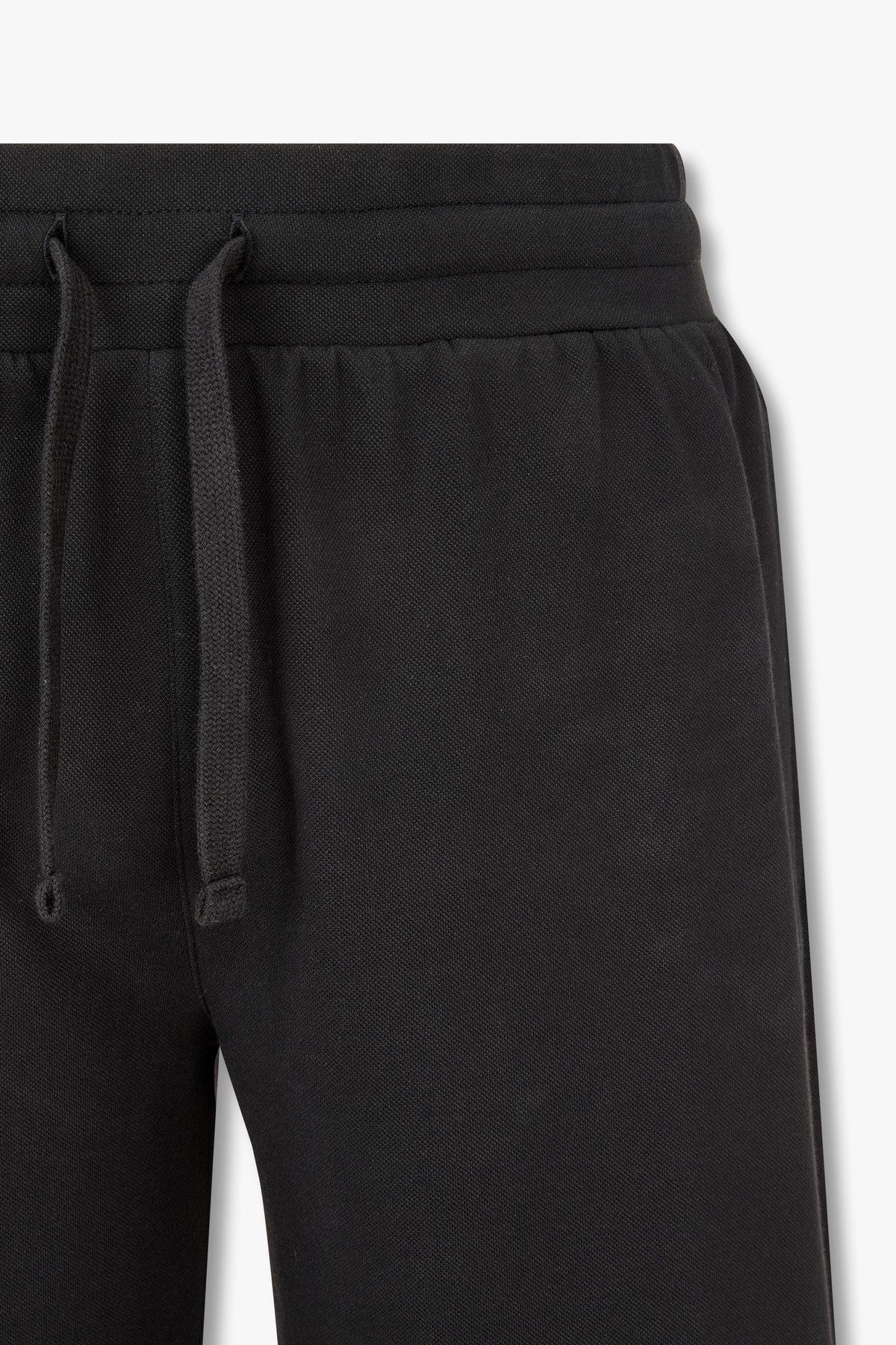 엠포리오 아르마니 언더웨어(EMPORIO ARMANI UNDERWEAR) 남성 사이드 로고 라운지 버뮤다 쇼츠_블랙 0815131027