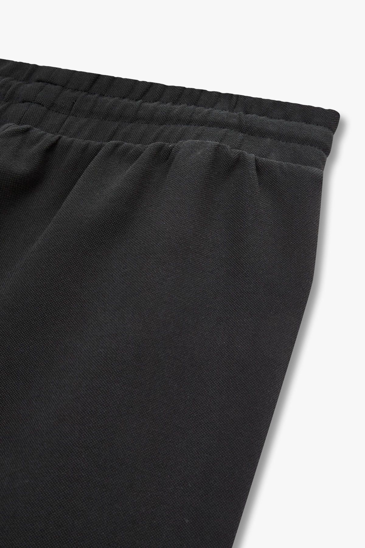 엠포리오 아르마니 언더웨어(EMPORIO ARMANI UNDERWEAR) 남성 사이드 로고 라운지 버뮤다 쇼츠_블랙 0815131027