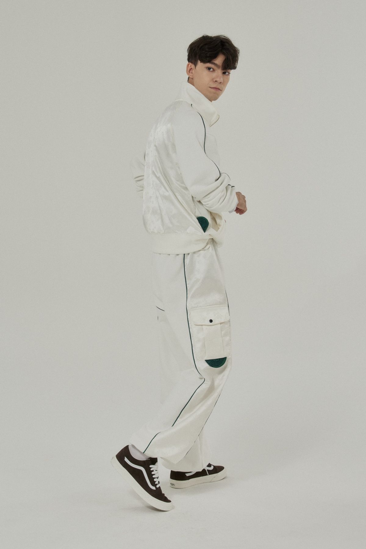 칠 하나 투 구육(71TO96) Hanbok sweat setup-pants (White)