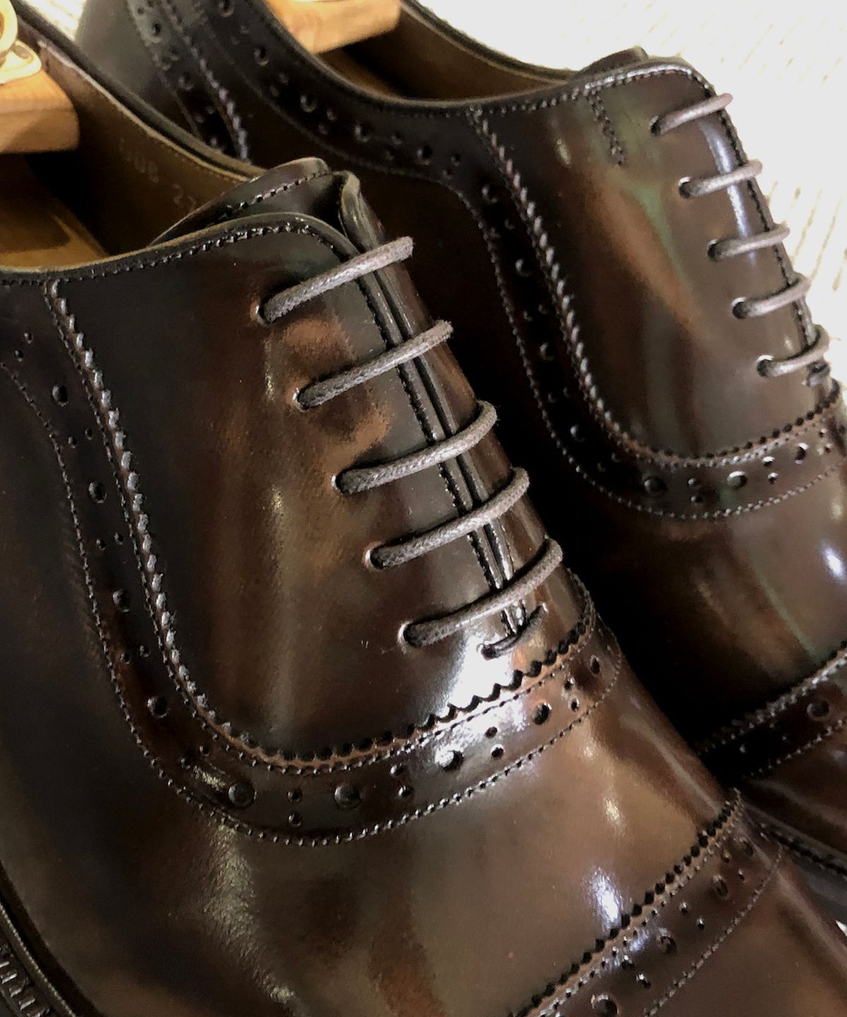 조앤슈(JOENSHOE) 베쳇 브로깅 라운드 스트레이트팁 브라운아도방