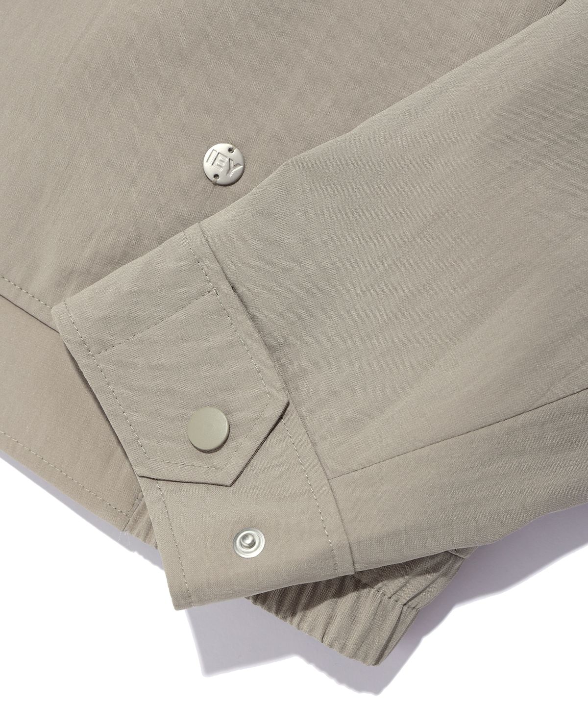 이에이(IEY) HILL SNAP JUMPER Khaki