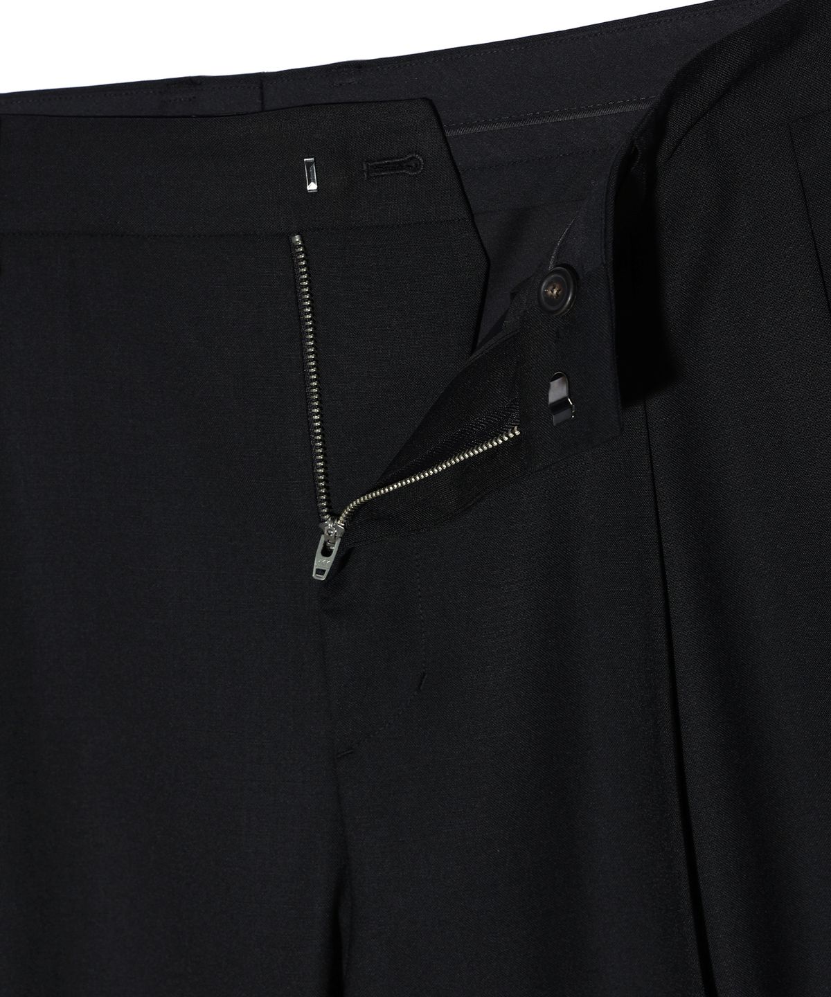 이에이(IEY) DEMIAN COMFORT SLACKS Black