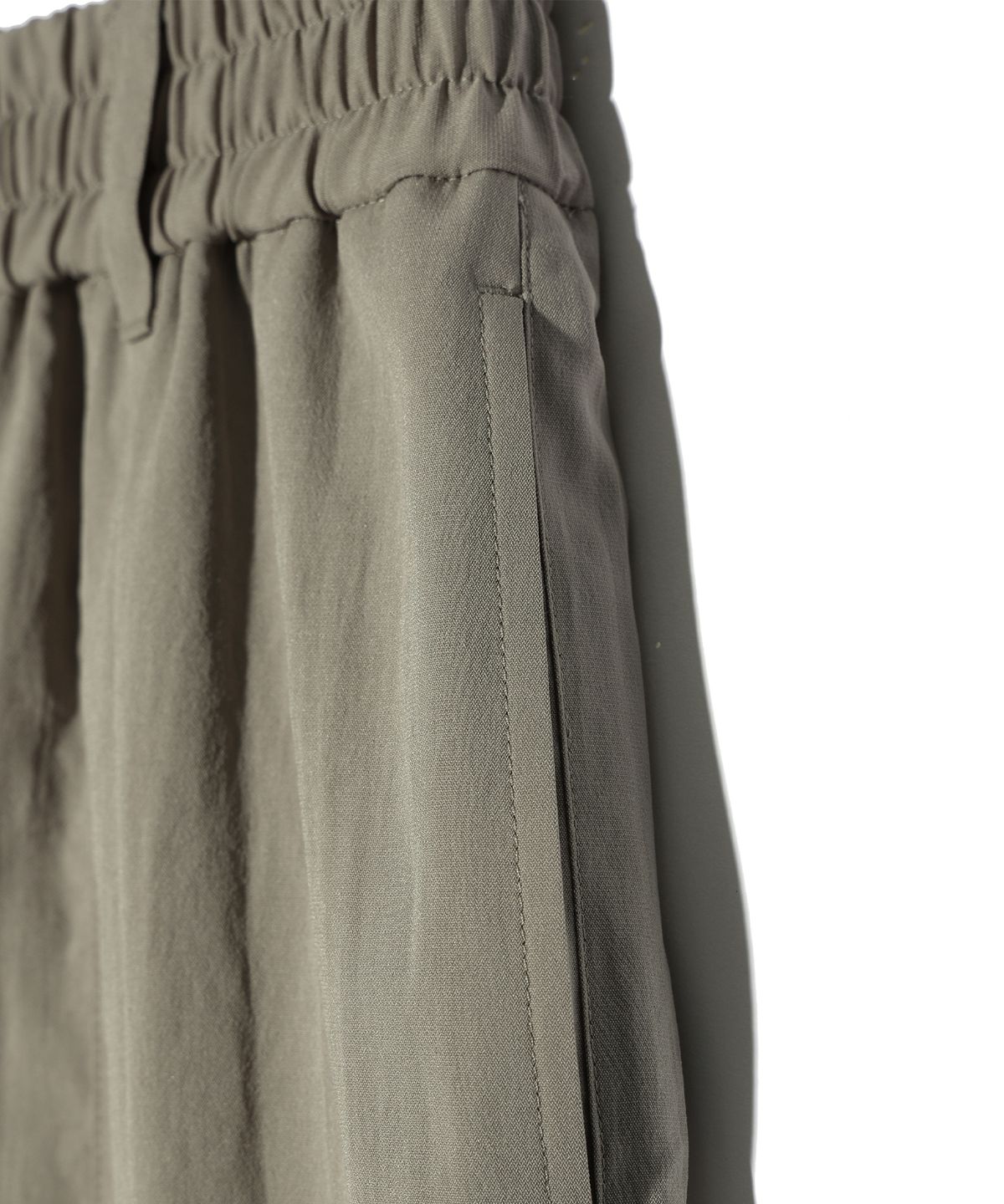 이에이(IEY) HILL BERMUDA PANTS Khaki