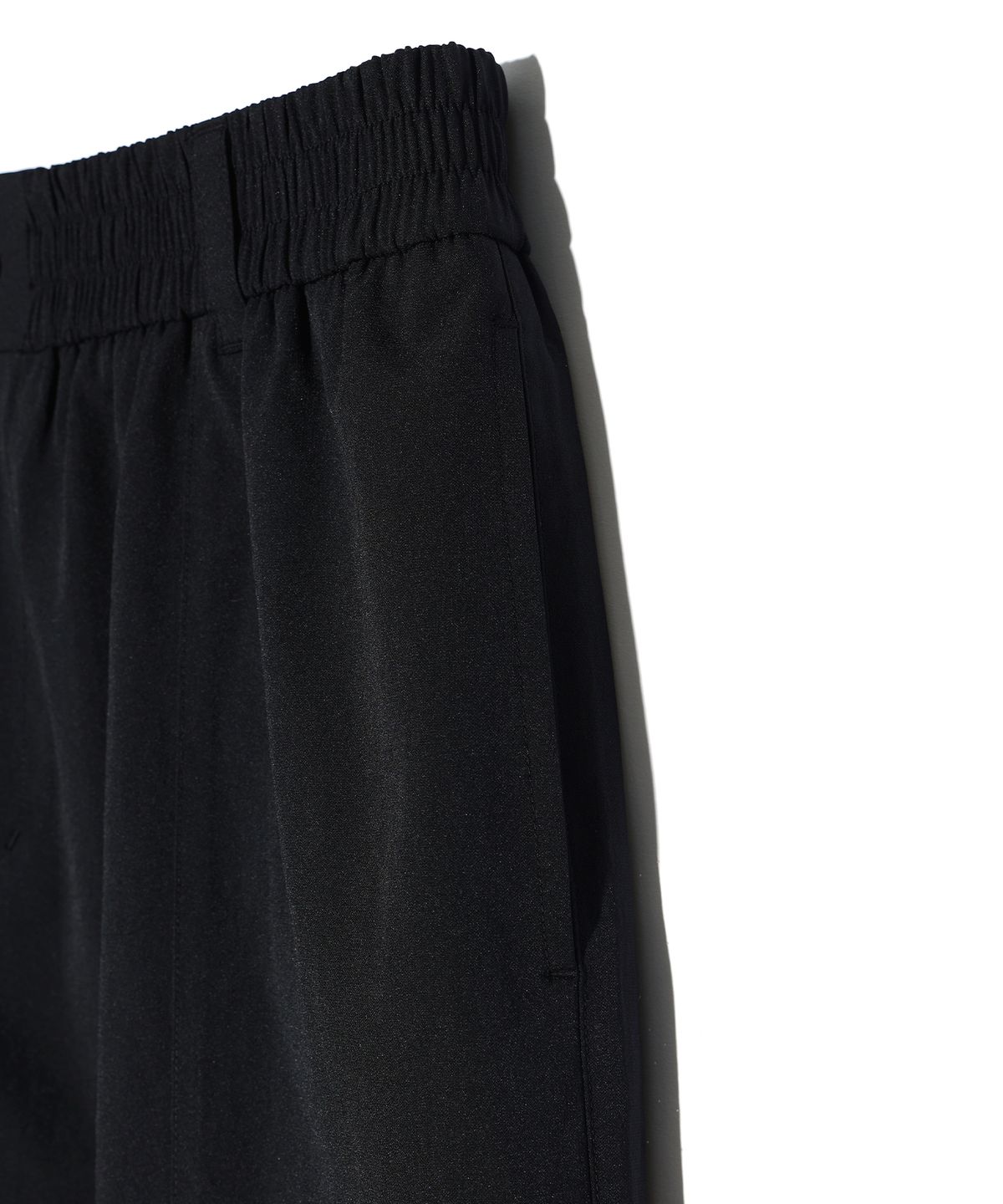이에이(IEY) HILL BERMUDA PANTS Black
