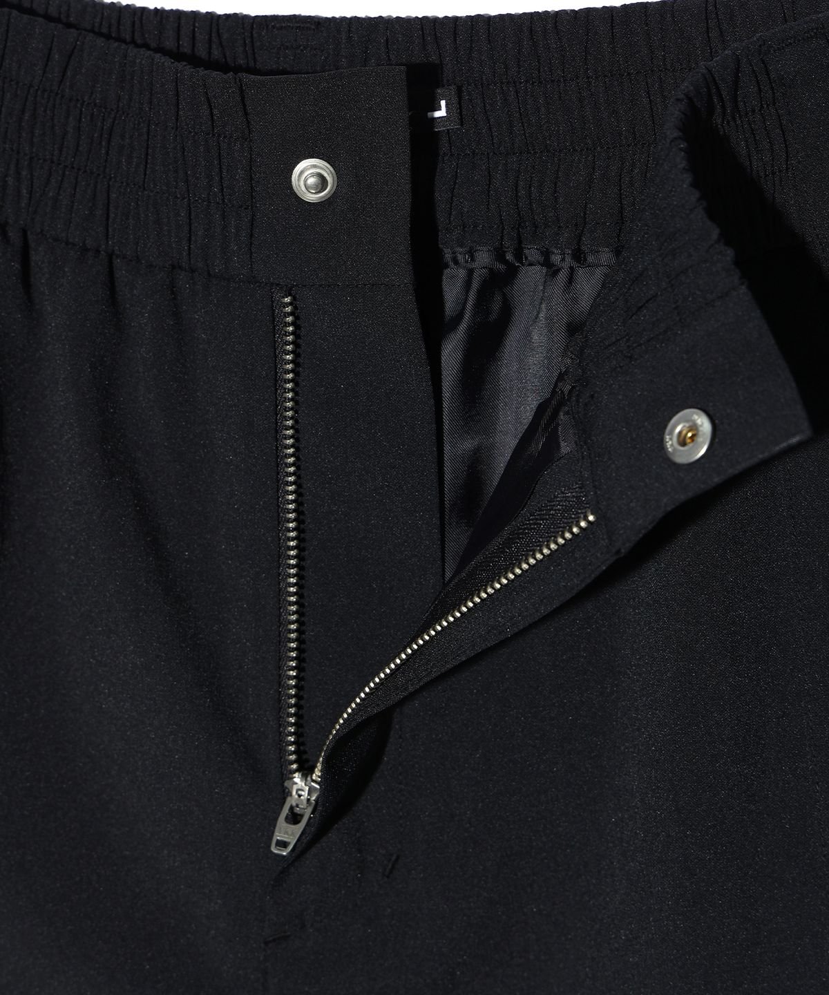 이에이(IEY) HILL BERMUDA PANTS Black
