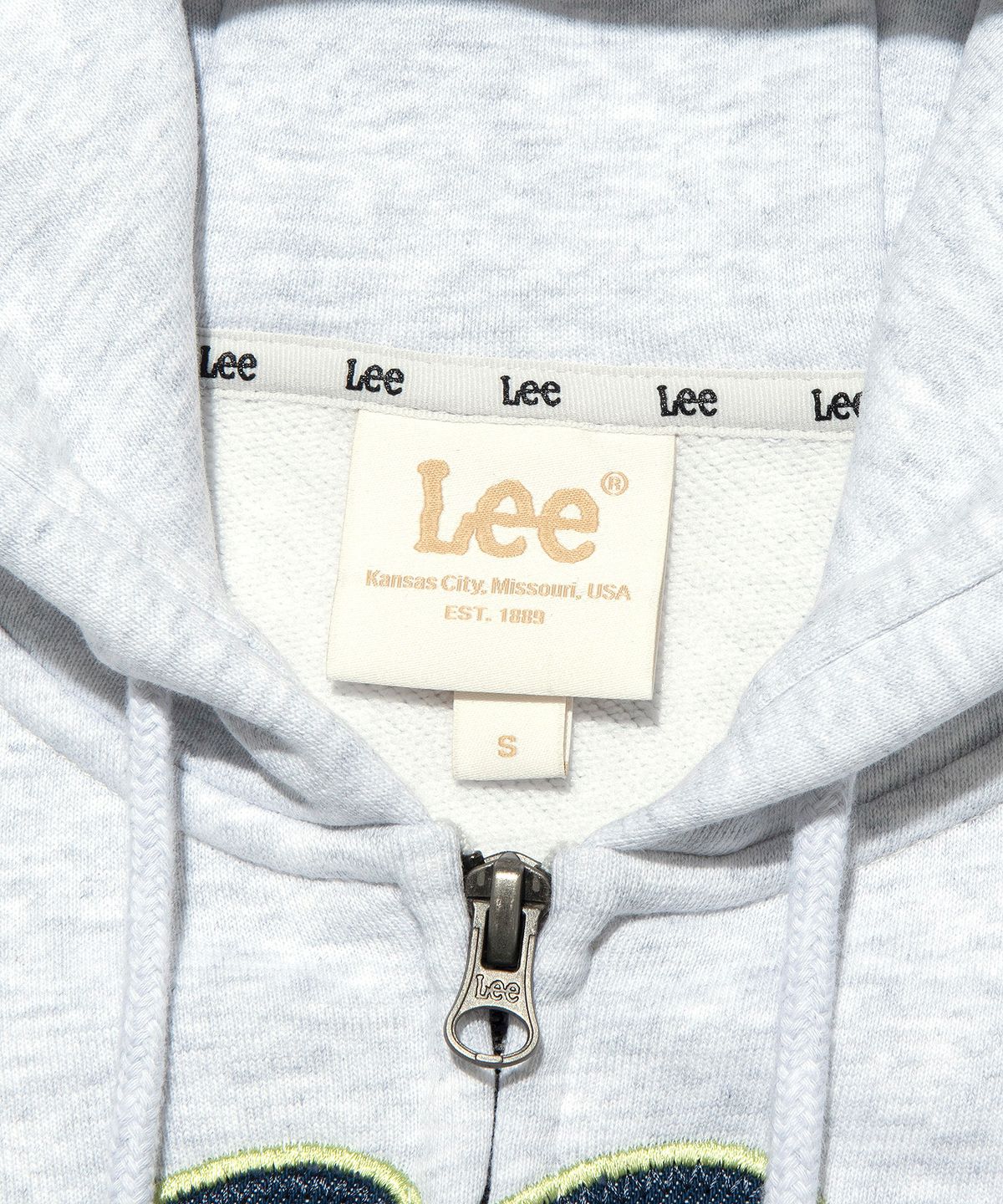 리(LEE) 우먼 아플리케 크롭 후드 집업 라이트 그레이
