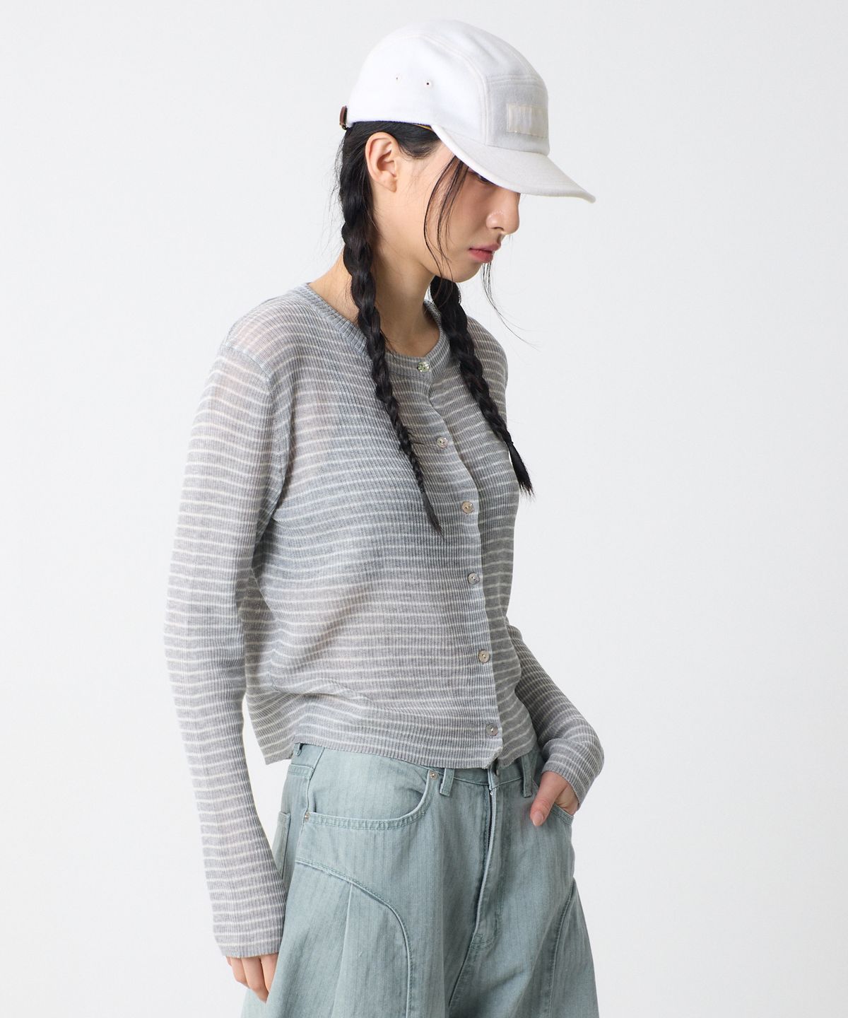 언노운 플라넷(UNKNOWN PLANET) 베이직 스트라이프 니트 가디건 그레이