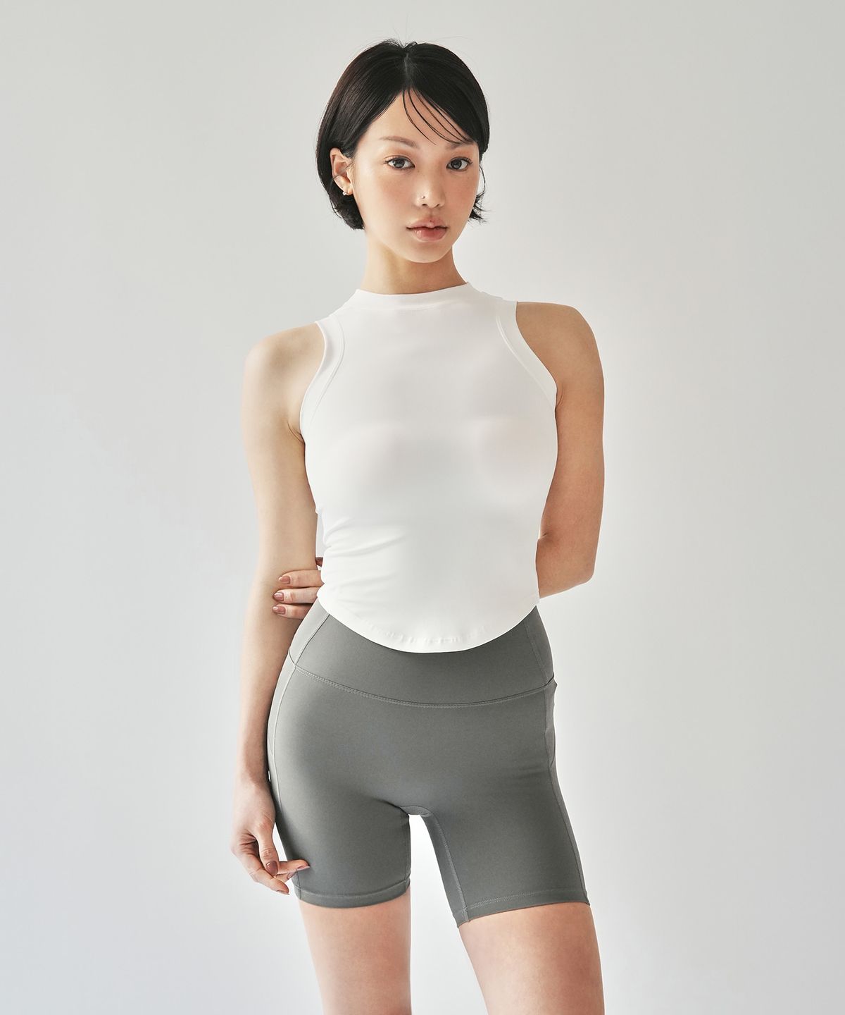 콘치웨어(CONCHWEAR) 소프트 크롭 슬리브리스 (2color)