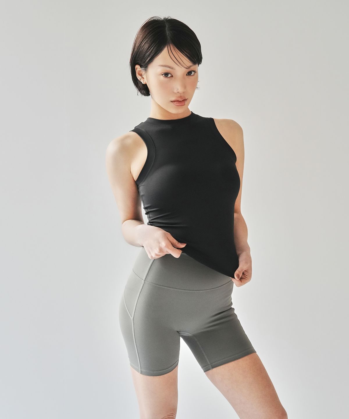콘치웨어(CONCHWEAR) 소프트 크롭 슬리브리스 (2color)