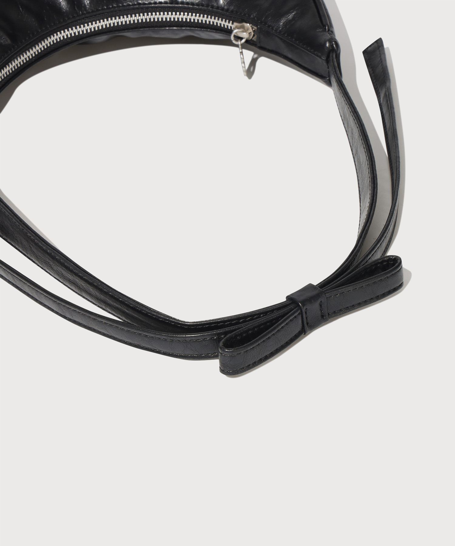 MUSINSA | COVERNAT WOMAN Clover Heart Flat Ribbon Shoulder