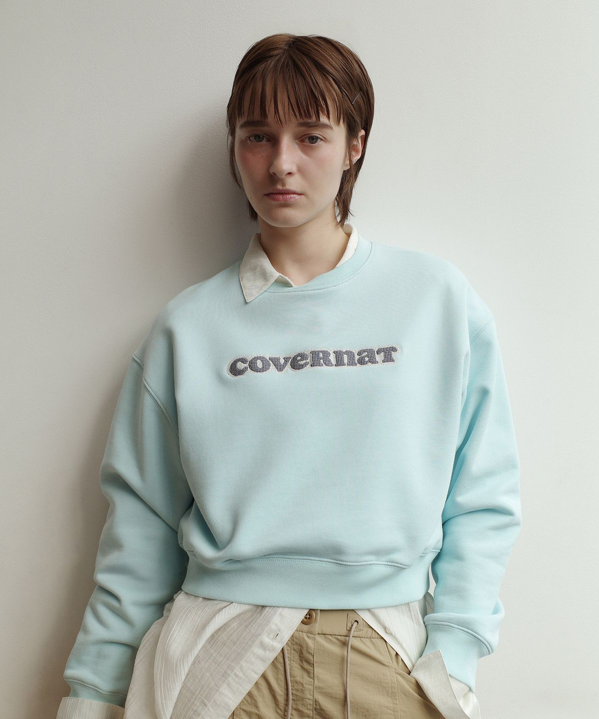 커버낫 우먼(COVERNAT WOMAN) 우먼 쿠퍼로고 맨투맨 Sky Blue