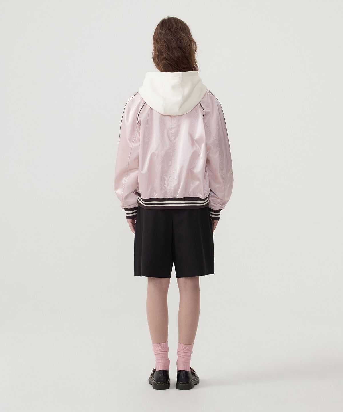 커버낫 우먼(COVERNAT WOMAN) 우먼 새틴 바시티 자켓 Light Pink