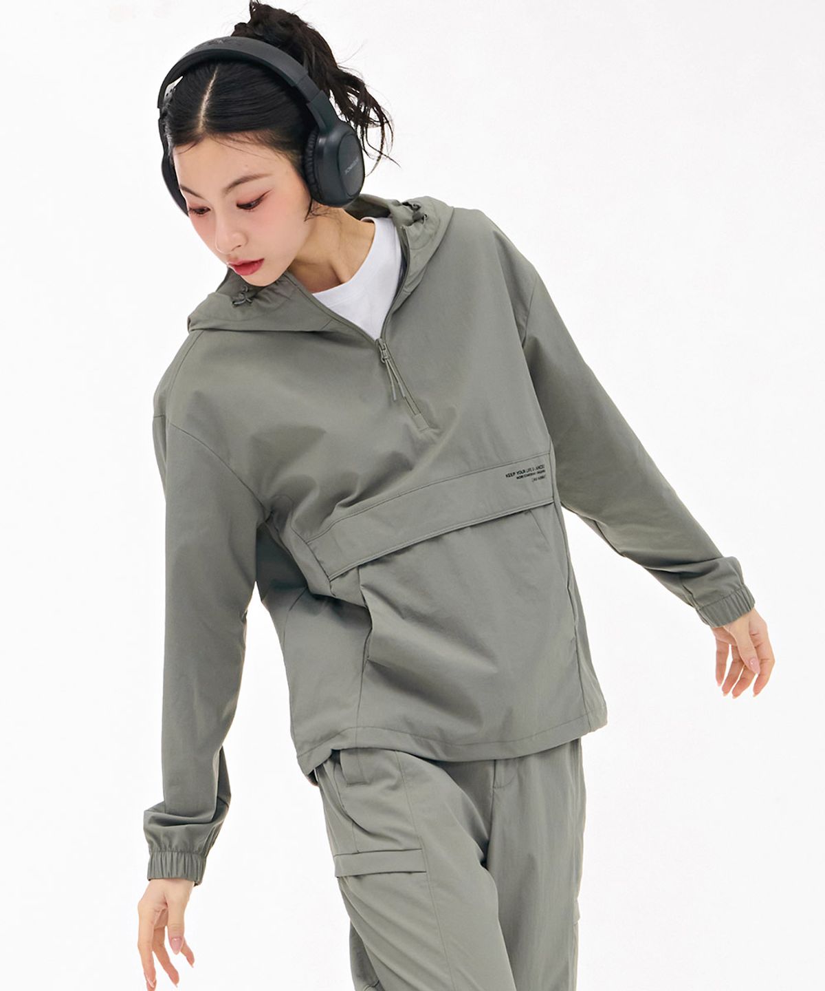 체이스컬트(CHASECULT) 공용 스트레치 후드 아노락 티셔츠-카키