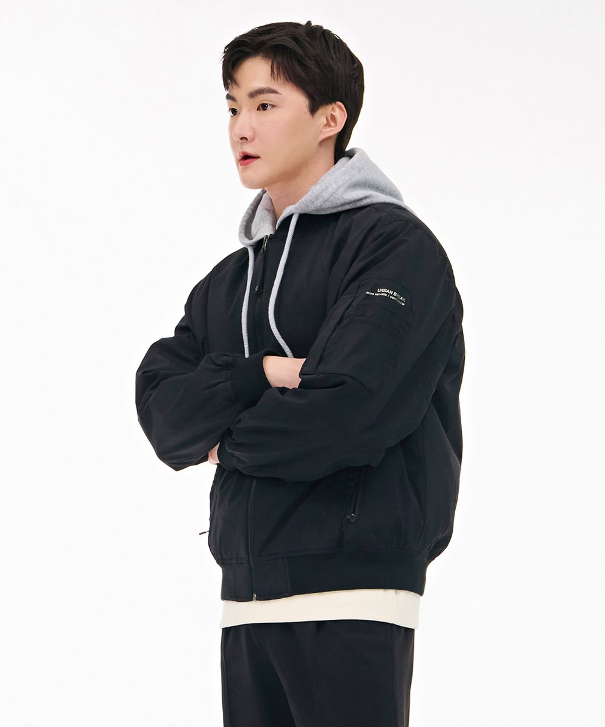 체이스컬트(CHASECULT) 공용 스트레치 항공 점퍼-블랙