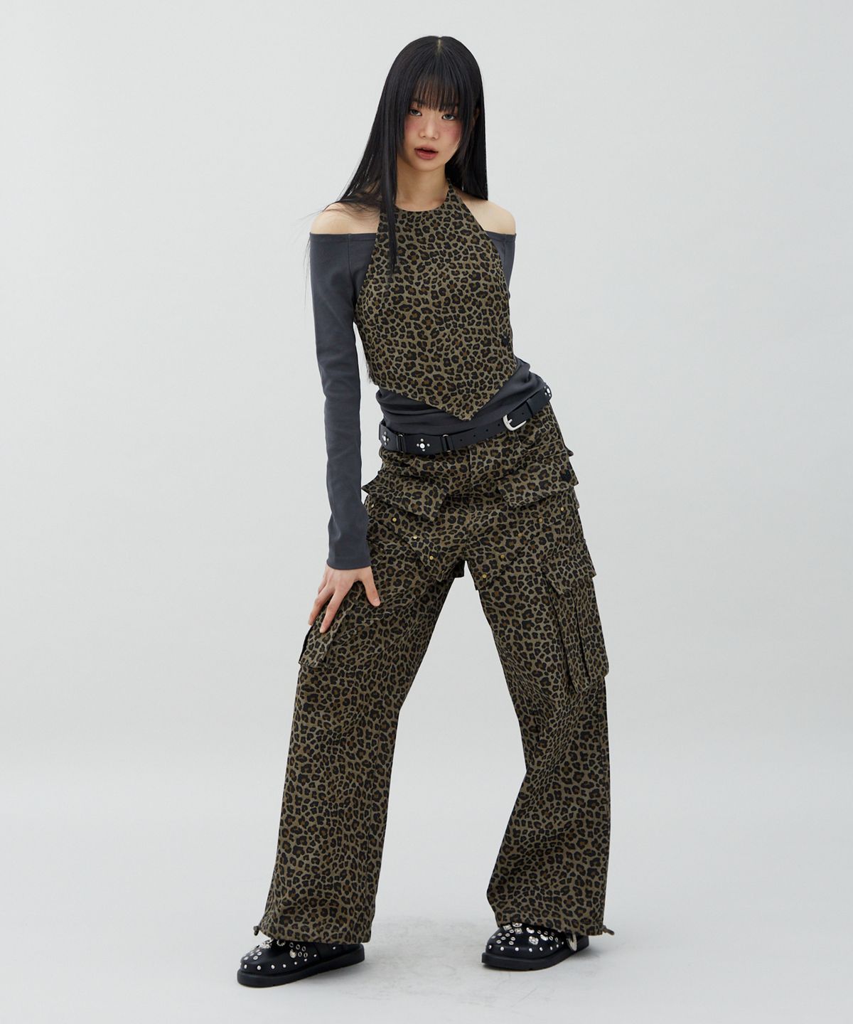 라라폭스(LALAFOX) LEOPARD PRINT RIVET POCKET POINT PANTS 레오파드 카고 팬츠 BROWN BR2WP007