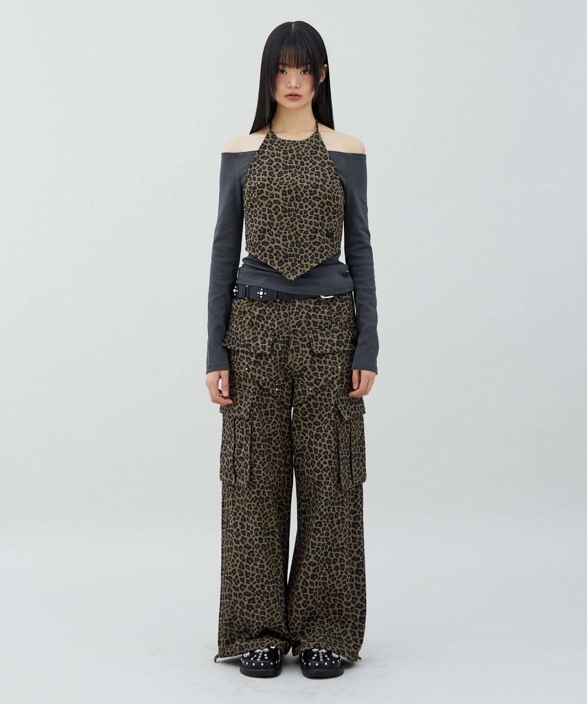 라라폭스(LALAFOX) LEOPARD PRINT RIVET POCKET POINT PANTS 레오파드 카고 팬츠 BROWN BR2WP007