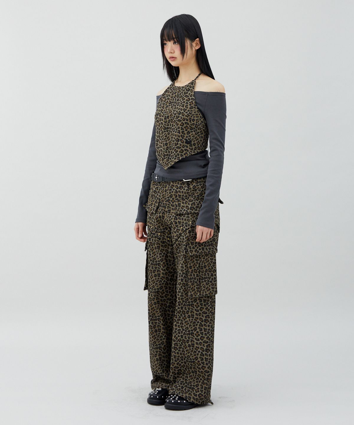 라라폭스(LALAFOX) LEOPARD PRINT RIVET POCKET POINT PANTS 레오파드 카고 팬츠 BROWN BR2WP007