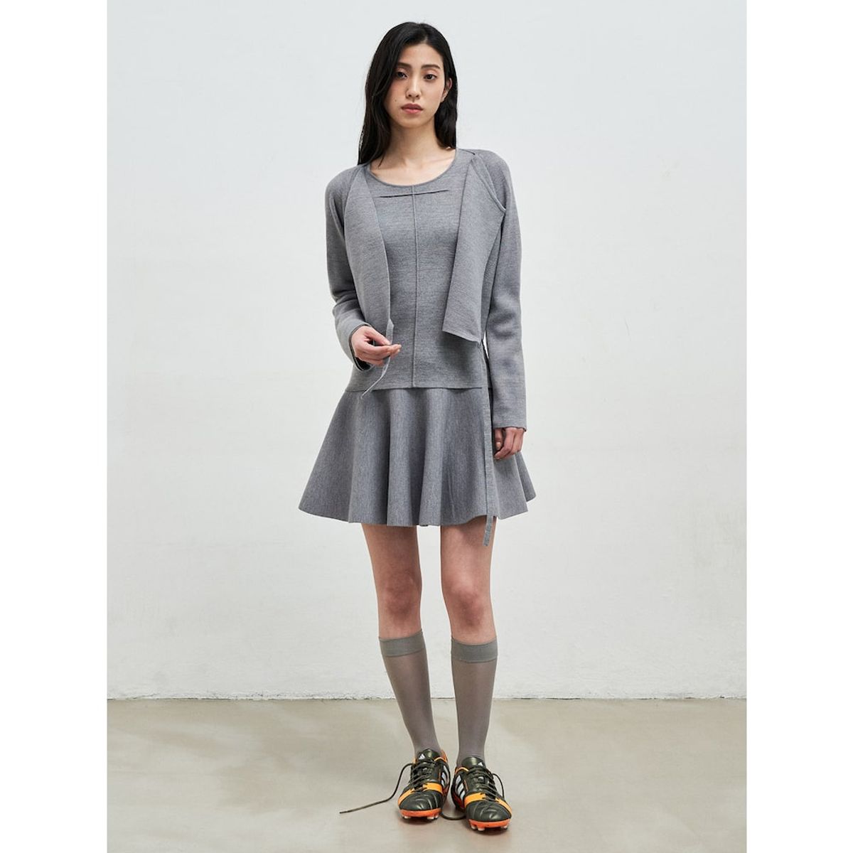 앙개(ANGGAE) Ballet Trainer Wrap Cardigan  Grey