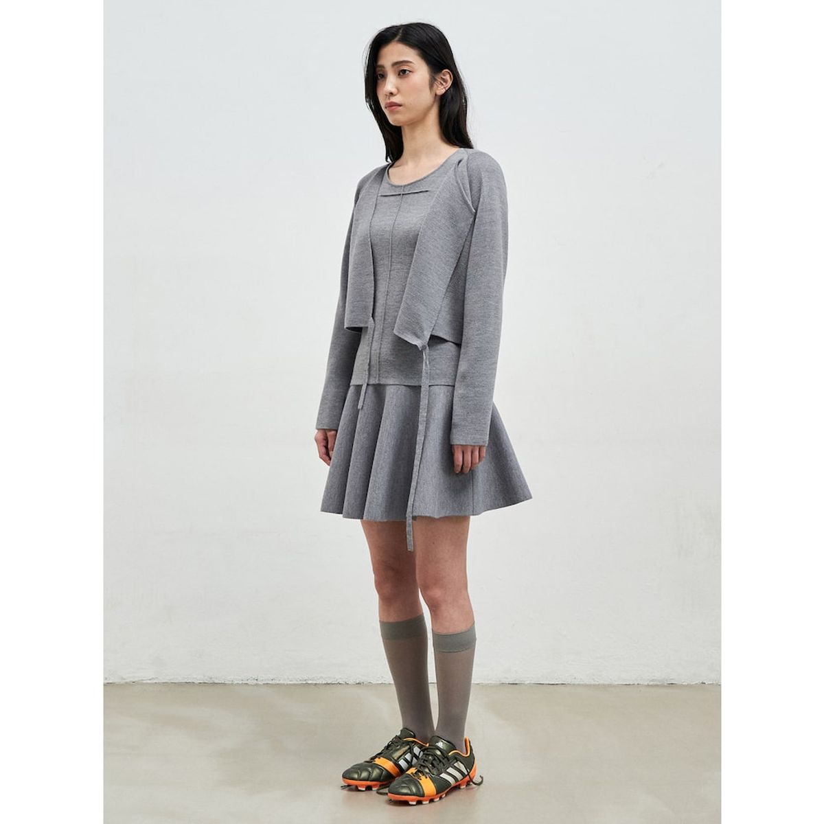 앙개(ANGGAE) Ballet Trainer Wrap Cardigan  Grey