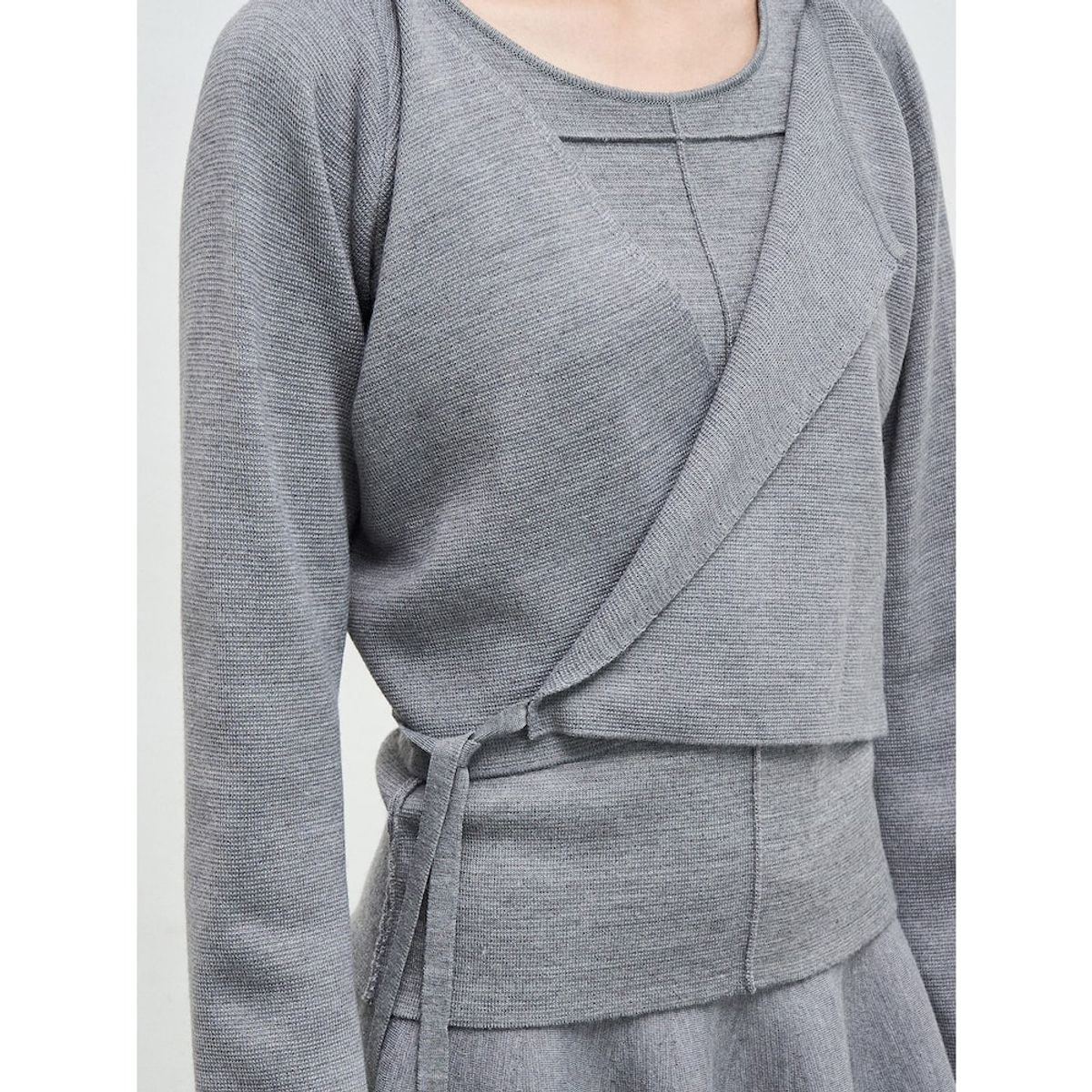 앙개(ANGGAE) Ballet Trainer Wrap Cardigan  Grey