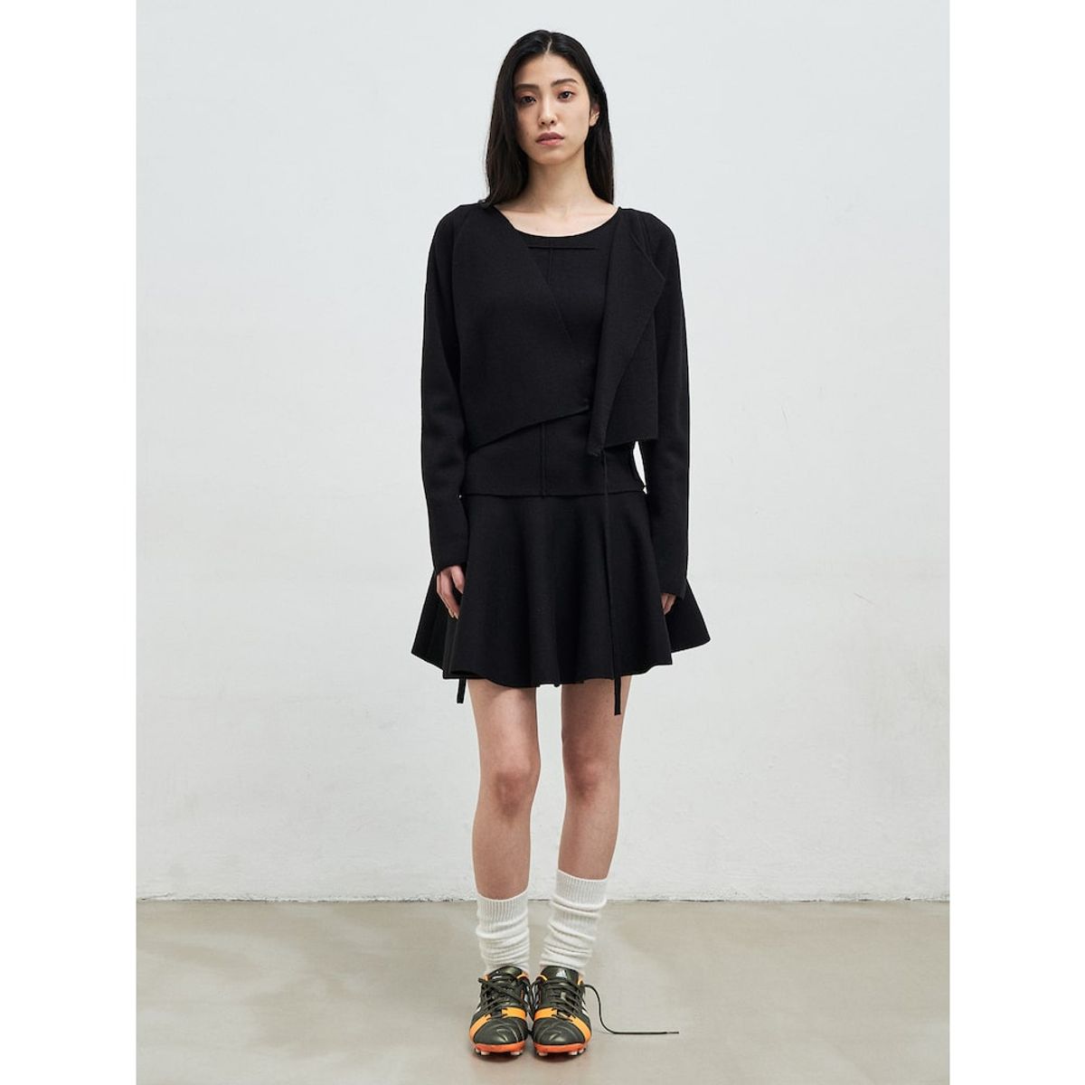 앙개(ANGGAE) Ballet Trainer Wrap Cardigan  Black