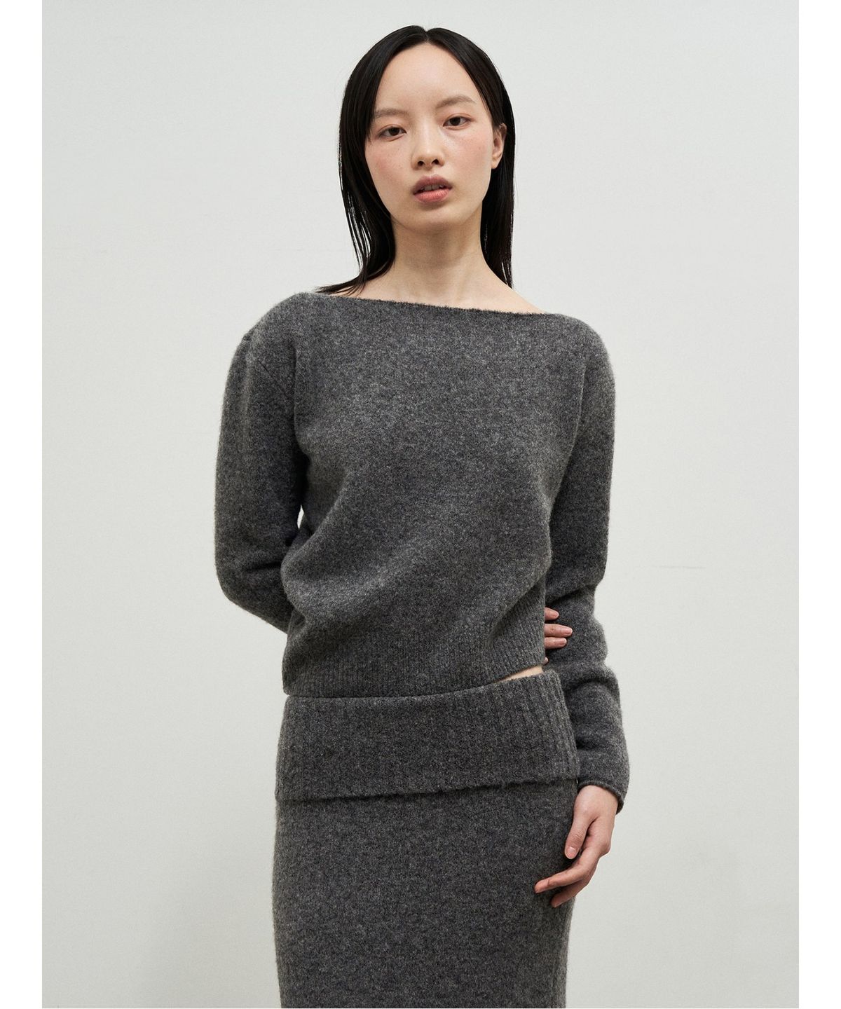 앙개(ANGGAE) Llama Blend Asymmetric Pullover  Grey