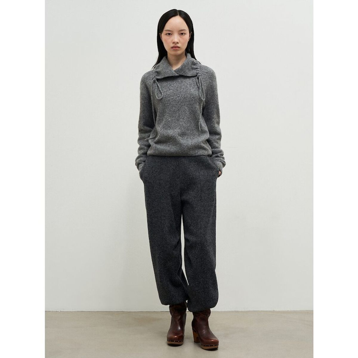 앙개(ANGGAE) Llama Blend 2Way String Neck Pullover  Grey