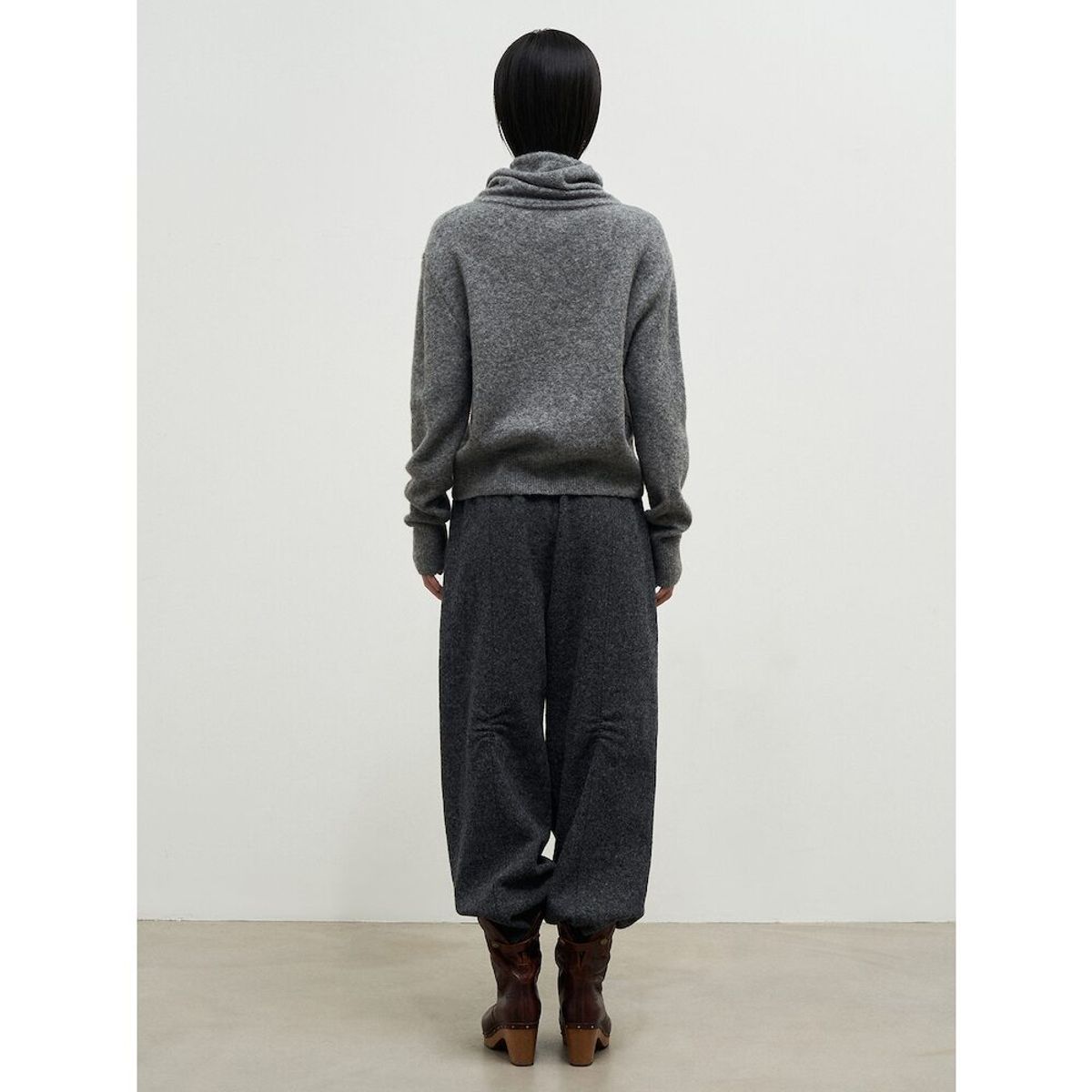 앙개(ANGGAE) Llama Blend 2Way String Neck Pullover  Grey