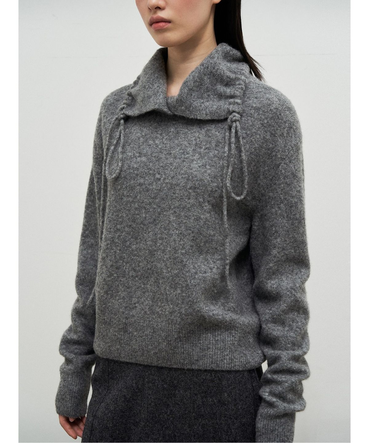 앙개(ANGGAE) Llama Blend 2Way String Neck Pullover  Grey