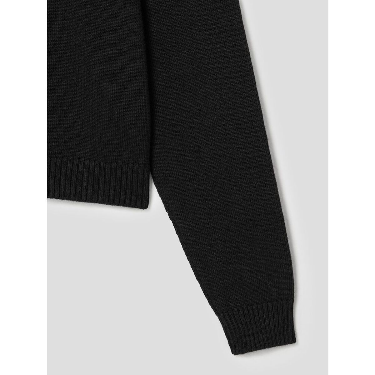 앙개(ANGGAE) Lambswool Blend 2Holes Solid Pullover  Black