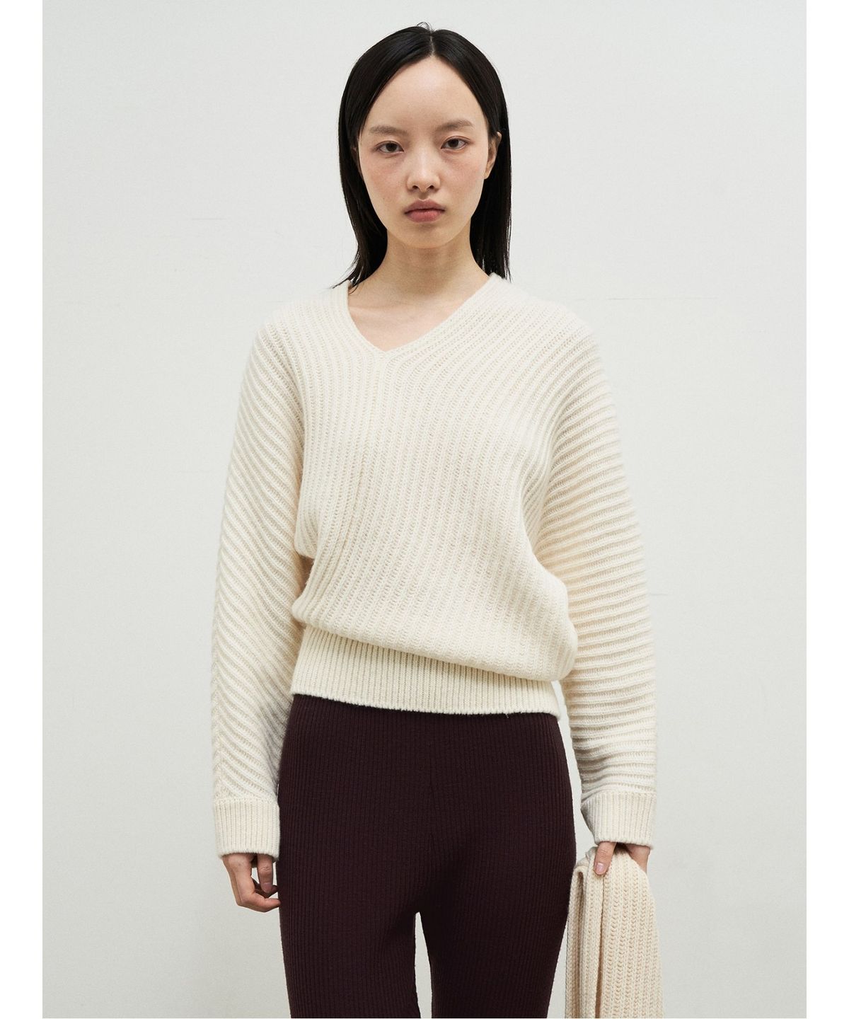 앙개(ANGGAE) Paddies Asymmetric  Pullover  Ivory