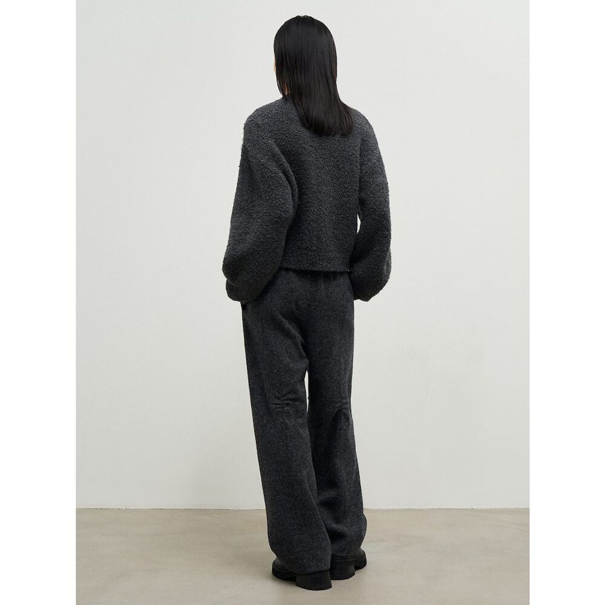 앙개(ANGGAE) Twisted Moss Pullover  Dark Grey