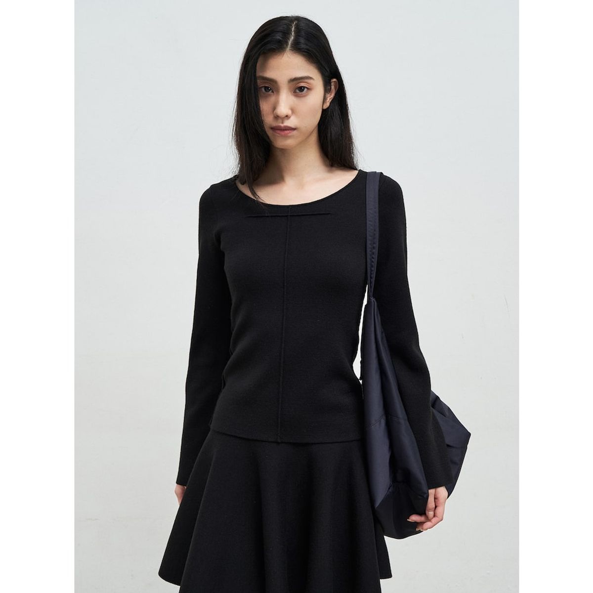 앙개(ANGGAE) Scooped Neck Pullover  Black