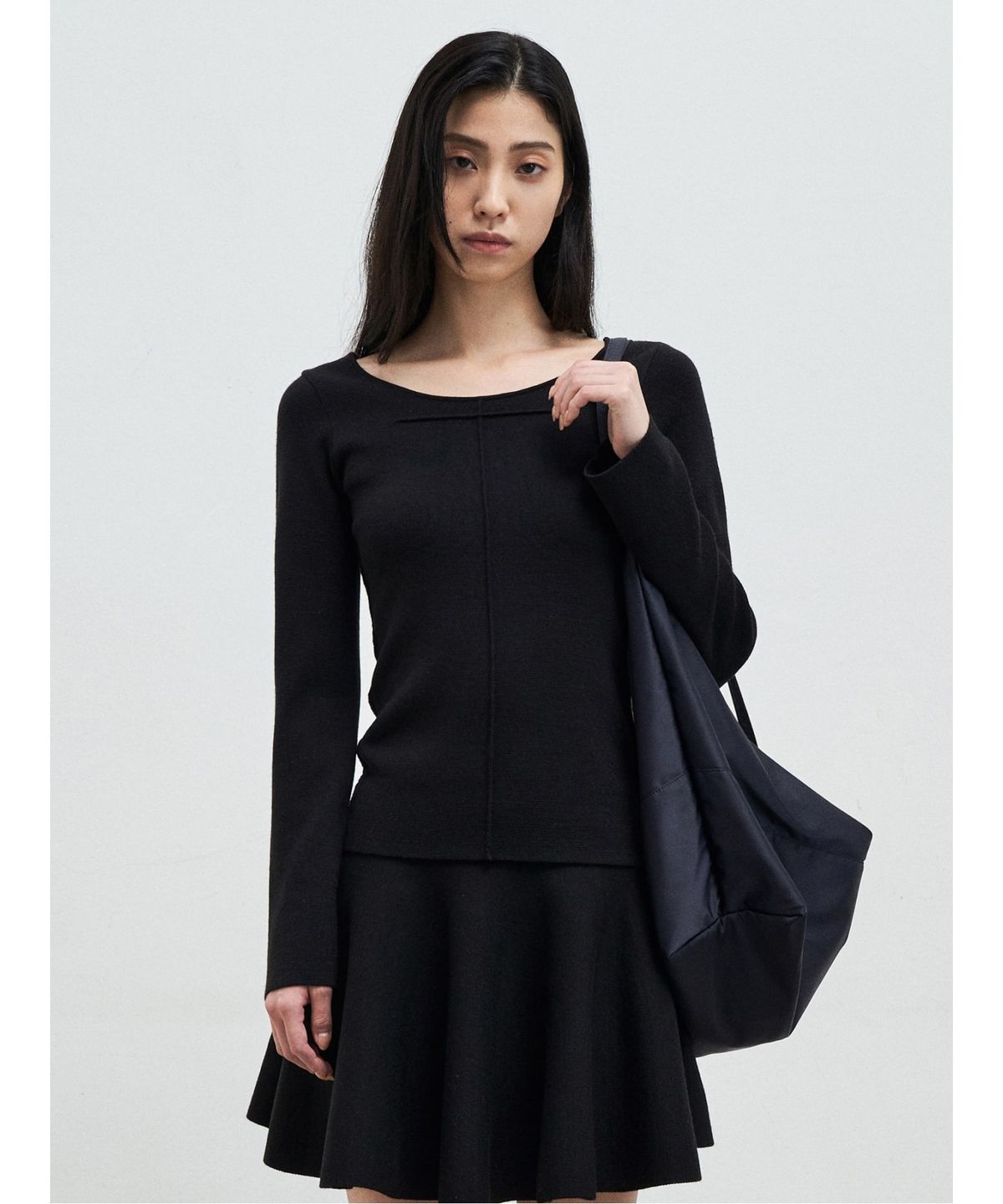 앙개(ANGGAE) Scooped Neck Pullover  Black