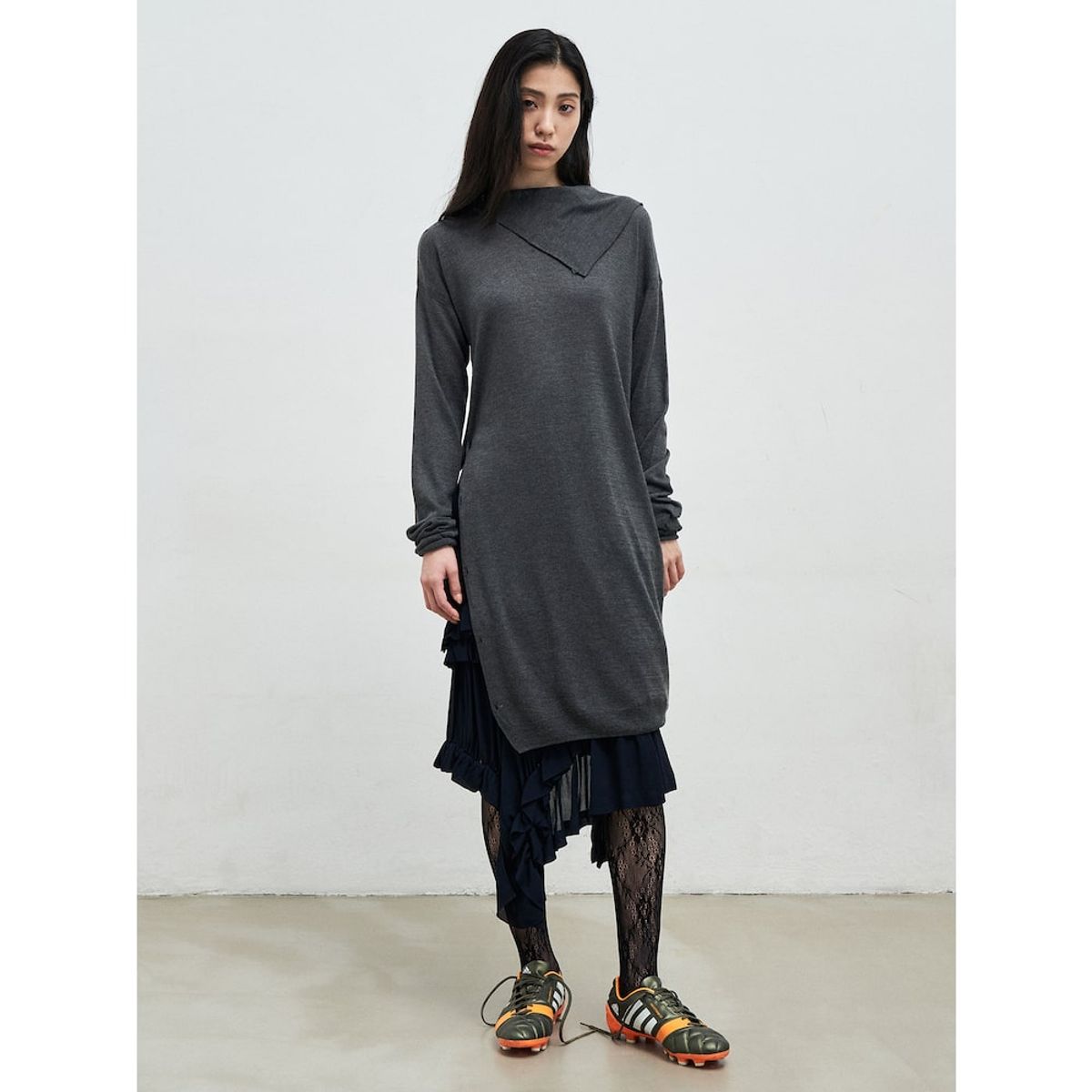 앙개(ANGGAE) Button Fluid Pullover  Black