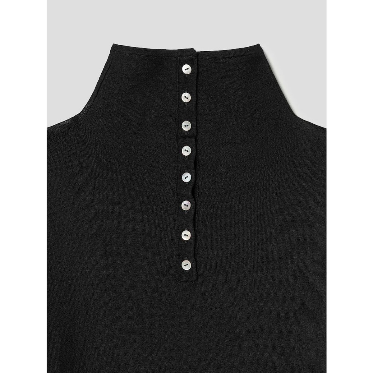 앙개(ANGGAE) Half Neck Button Pullover  Black