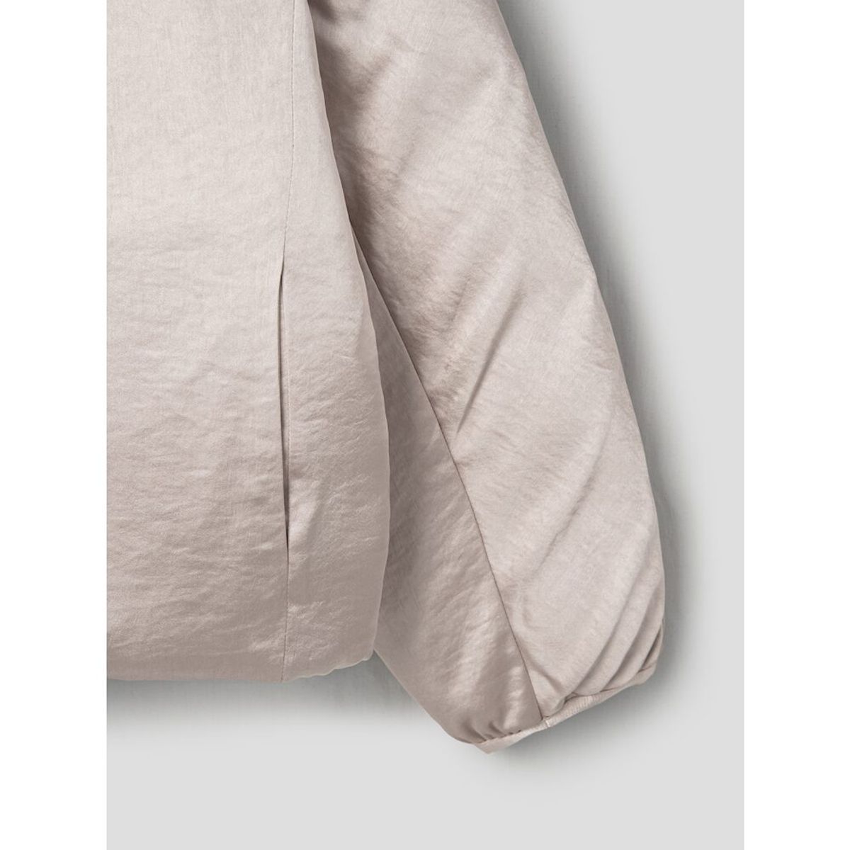 앙개(ANGGAE) Satin Reversible Duck Down Outer  Beige