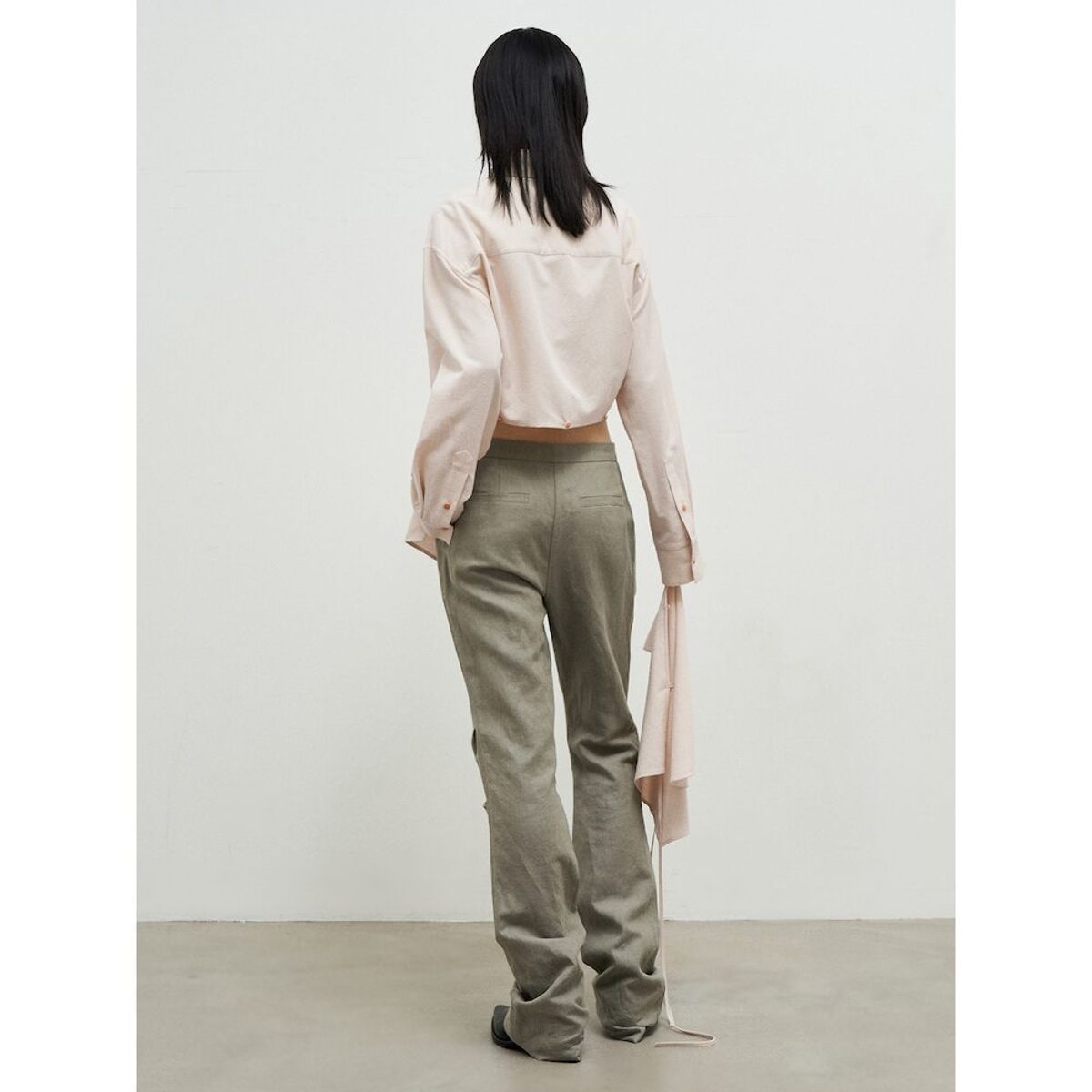 앙개(ANGGAE) Laundry Cotton Tuck Detail Pants   Khaki