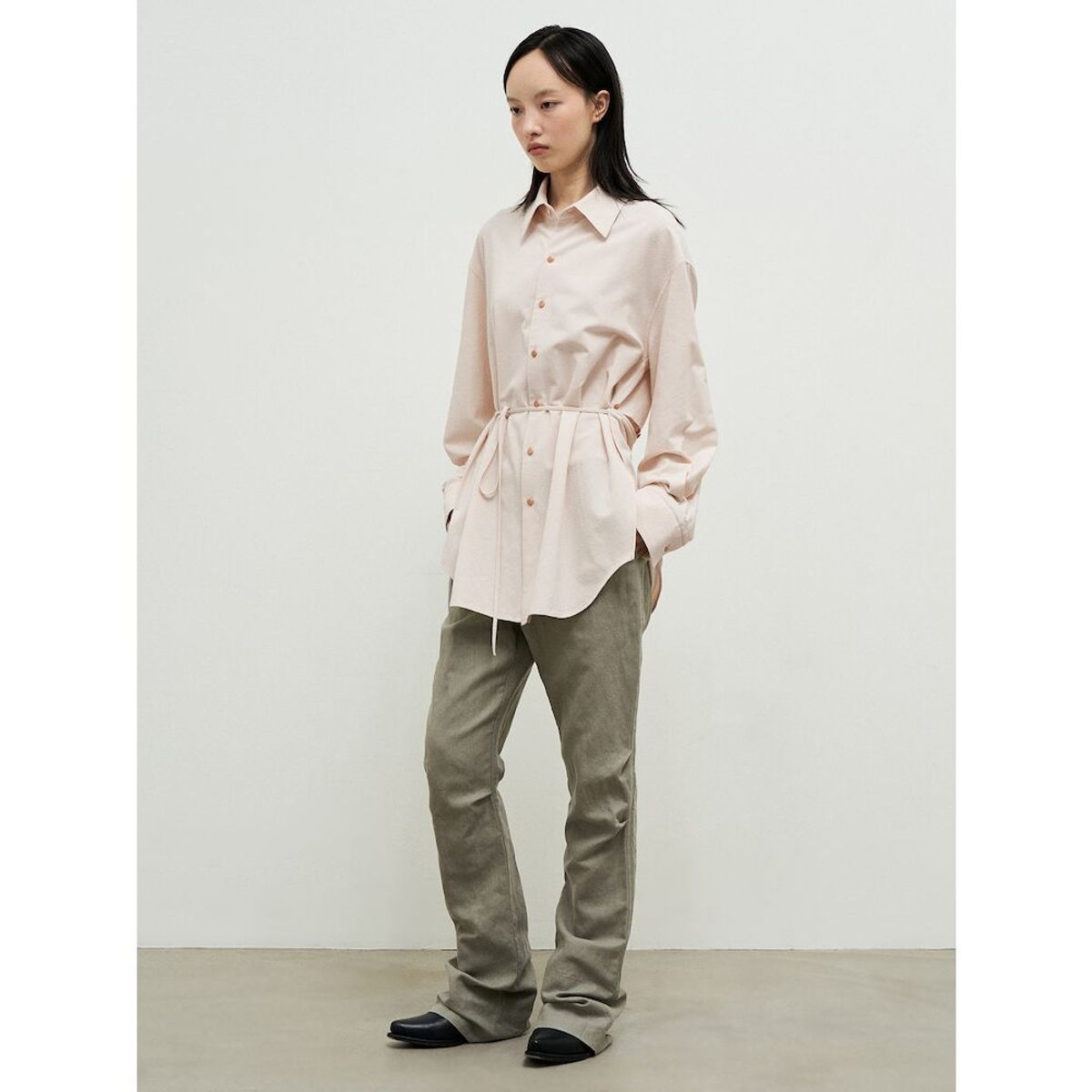 앙개(ANGGAE) Laundry Cotton Tuck Detail Pants   Khaki