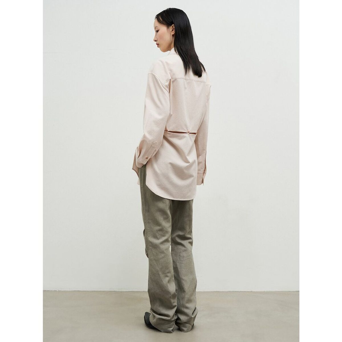 앙개(ANGGAE) Laundry Cotton Tuck Detail Pants   Khaki