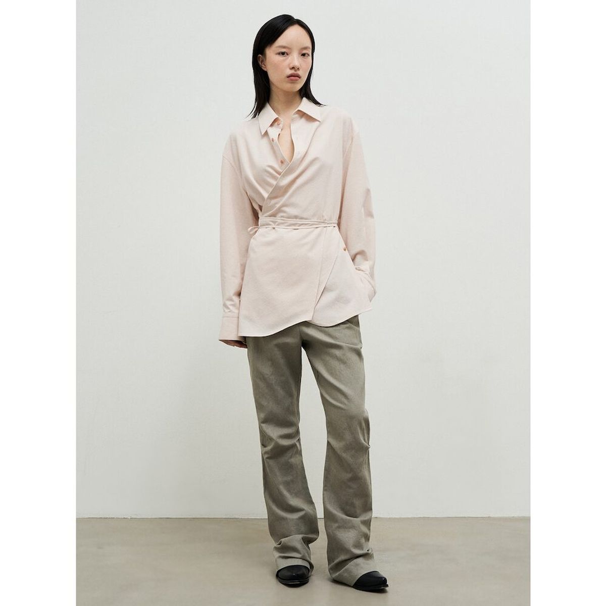 앙개(ANGGAE) Laundry Cotton Tuck Detail Pants   Khaki