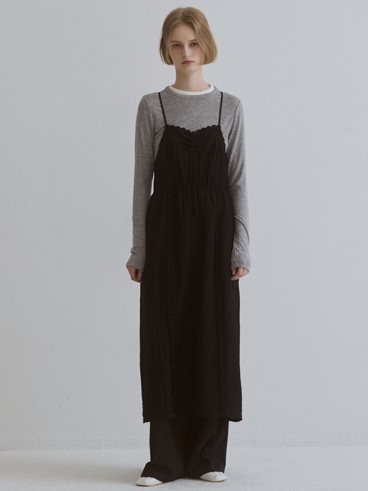 헌치(HUNCH) Scallop Embroidery Sleeve Dress (2color)