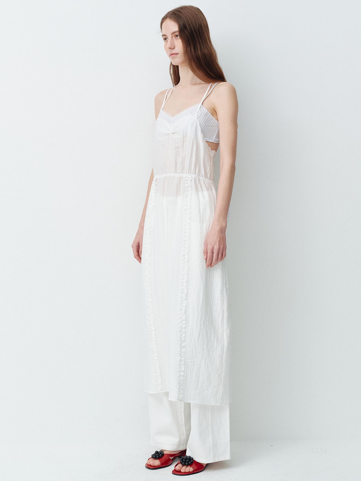 헌치(HUNCH) Scallop Embroidery Sleeve Dress (2color)