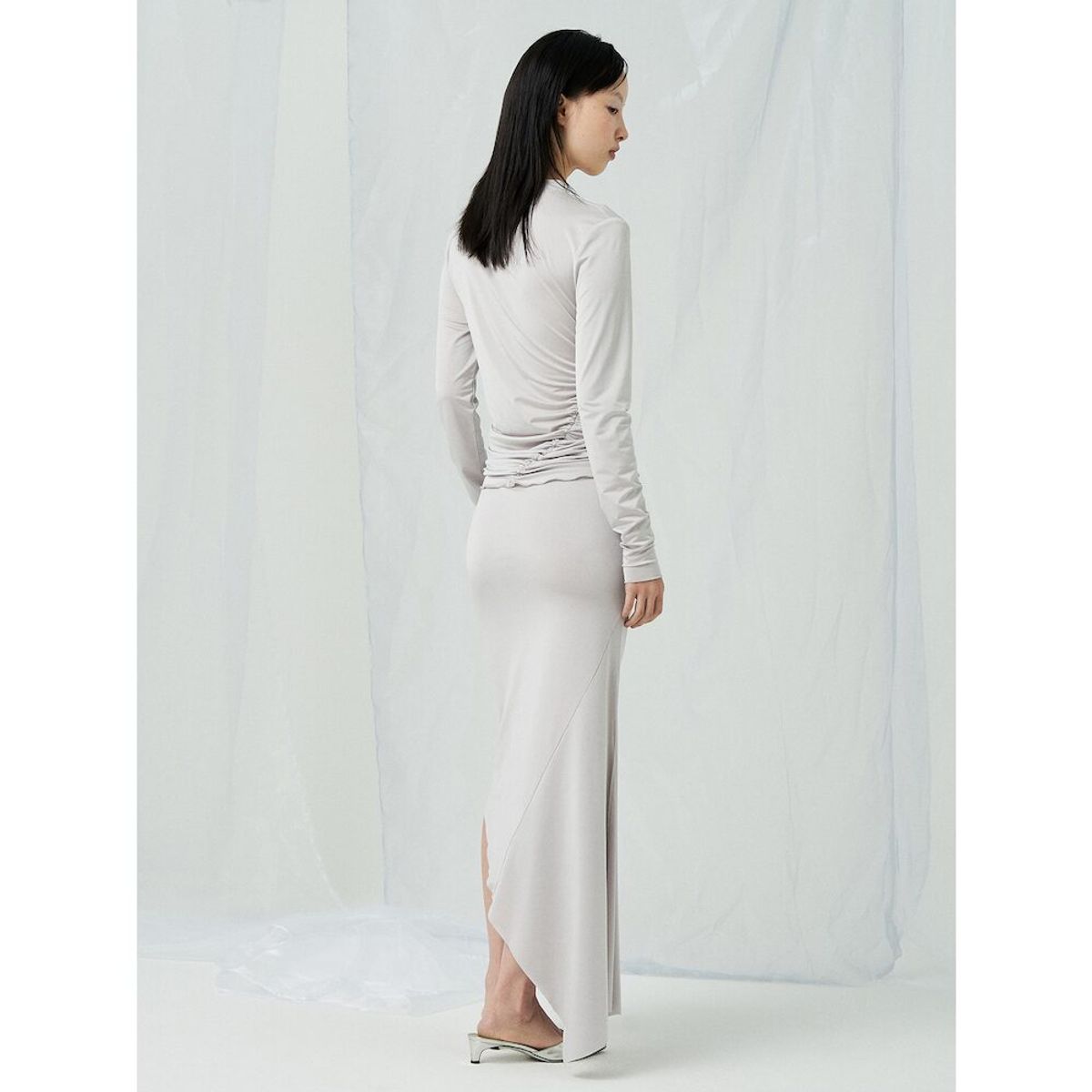 앙개(ANGGAE) Light Jersey Unbalanced Long Skirt  Silver