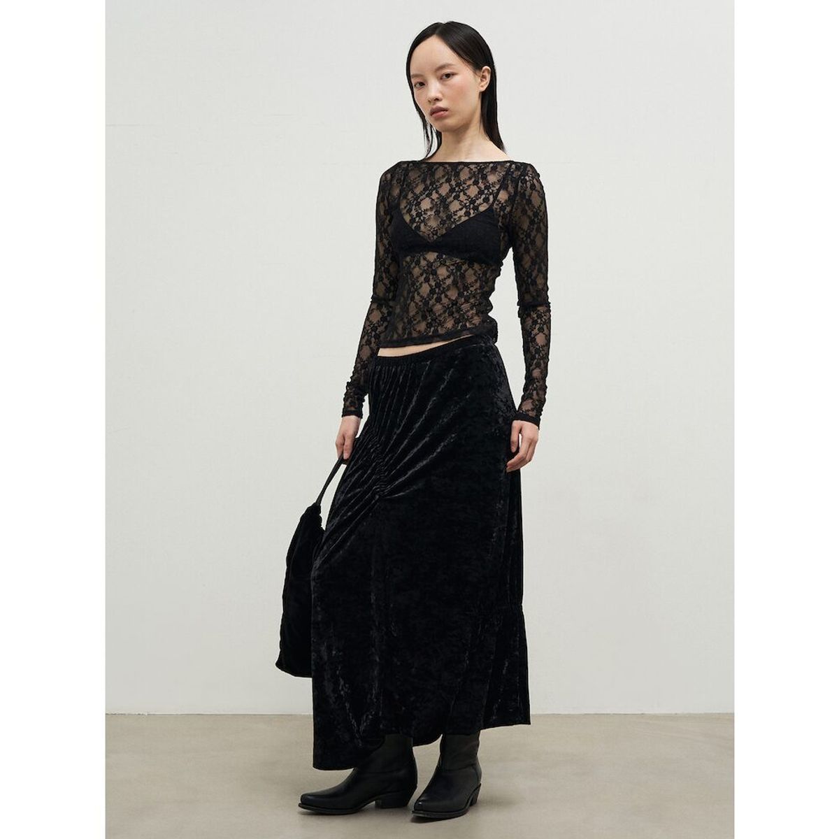 앙개(ANGGAE) Asymmetric Washed Velvet Shirring  Skirt  Black